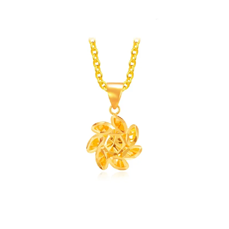 916 Gold Faceted Flower Pendant