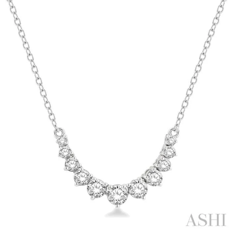 3/4 Ctw Graduated Diamond Smile Necklace in 14K White Gold