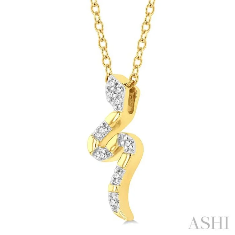 1/20 Ctw Snake Petite Round Cut Diamond Fashion Pendant With Chain in 10K Yellow Gold