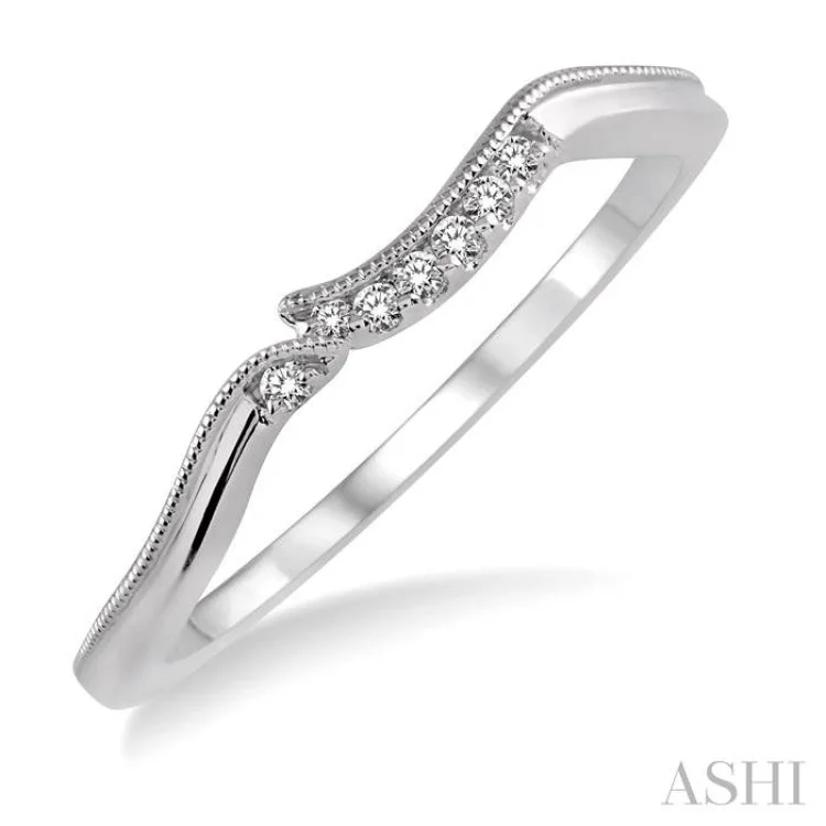 1/20 Ctw Round Cut Diamond Wedding Band in 14K White Gold