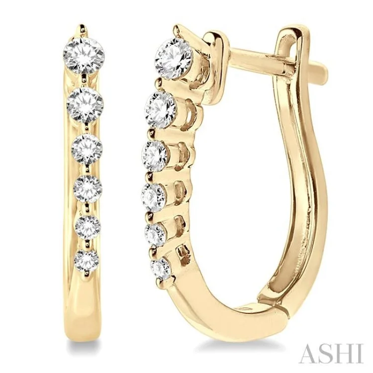 1/4 Ctw Journey Hoop Earrings in 14K Yellow Gold