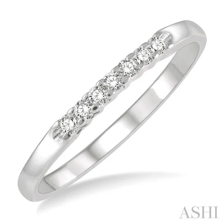 1/10 ctw 7 Stone Round Cut Diamond Wedding Band in 14K White Gold