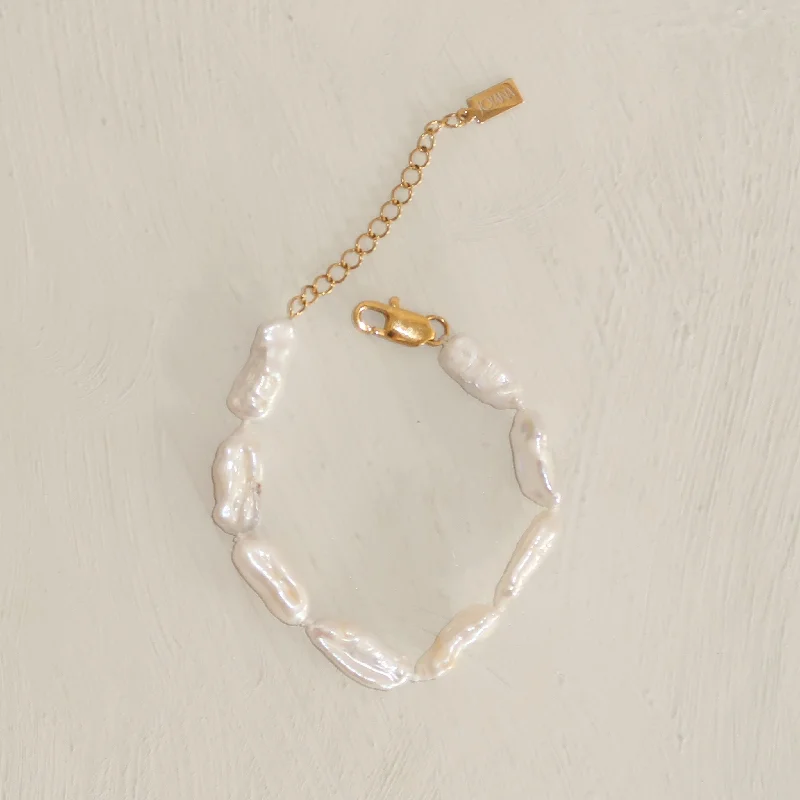 Biwa Pearl Bracelet