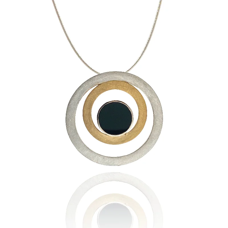 Onyx Circle Pendant Necklace